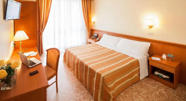 Двухместный номер Standard с балконом Hotel Centrale Curtis