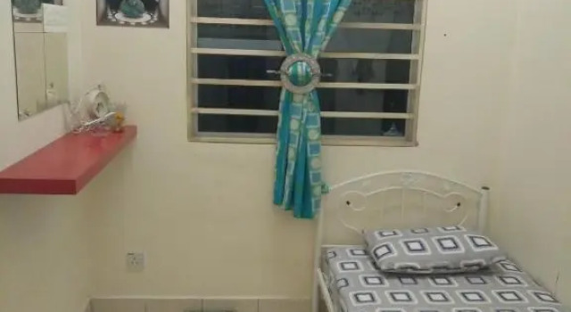 E&A Homestay KLIA - 4R 3B - Wifi-Netflix, Book Hotel Nilai Negeri Sembilan