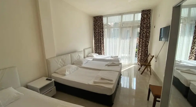 Четырёхместный номер Classic Гостевой дом Home Away From Home