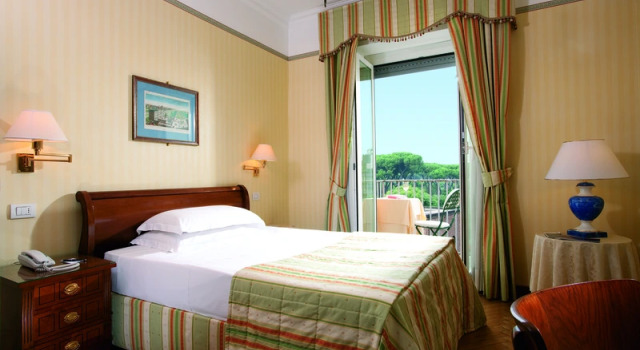 Одноместный номер Standard с балконом Hotel Victoria