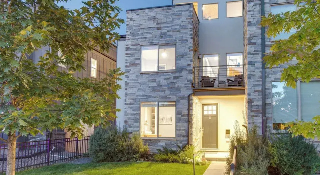 Denver Retreat w/ Rooftop Deck & Mountain Views, Foglalás Szálloda Englewood Colorado