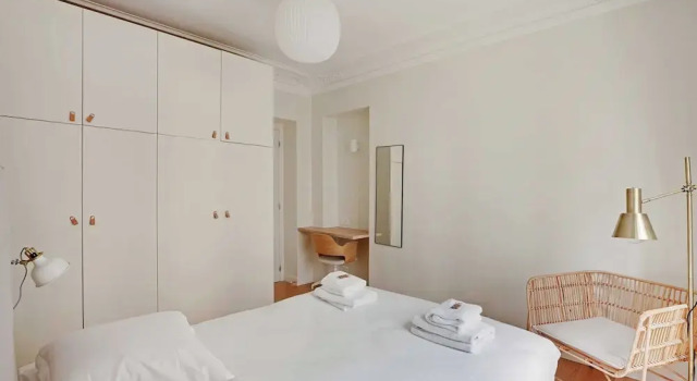 Authentic Apartment - 3br/8p - Clignancourt, Забронировать Апартаменты/квартира Париж Иль-де-Франс, рядом с Монмартр