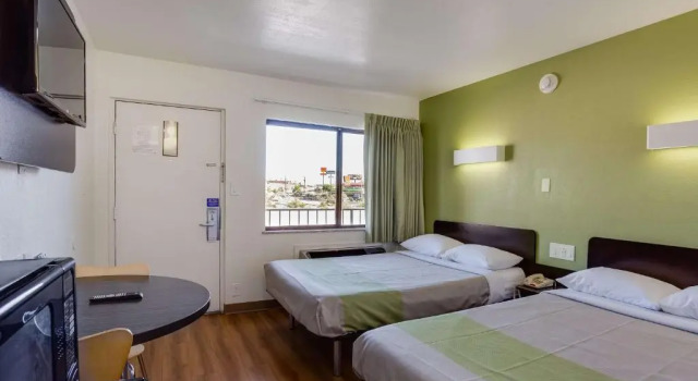 Четырёхместный номер Standard Motel 6-El Paso, TX - West