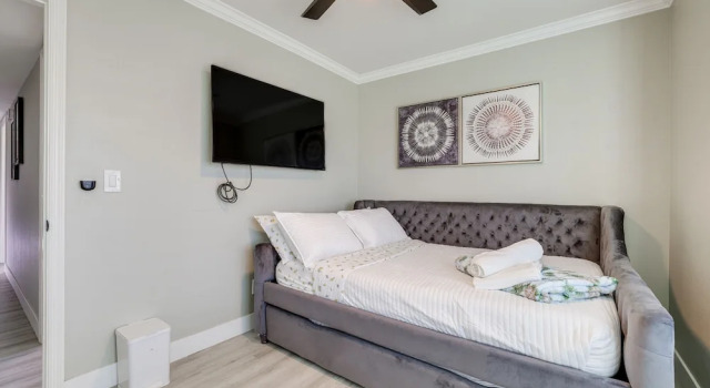 Коттедж Bright Tempe Home w/ Fenced Backyard!