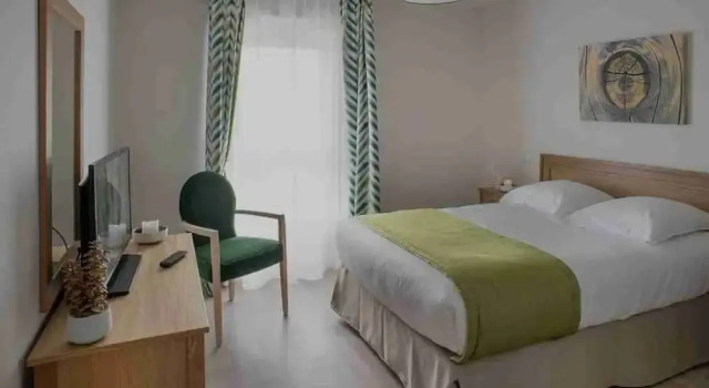 DOMITYS - LAthénée, Book Condo Hotel  