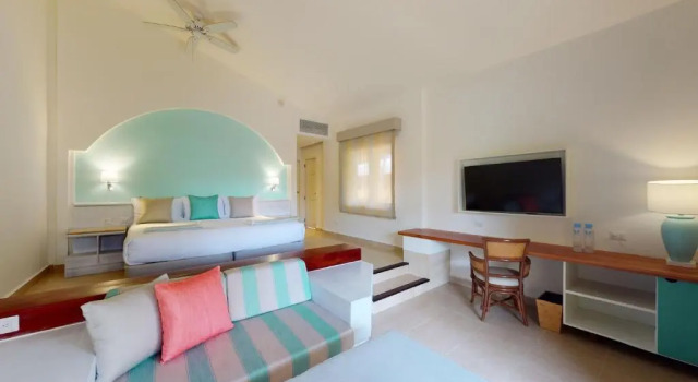 Полулюкс Pool Access Iberostar Selection Bavaro Suites - All Inclusive