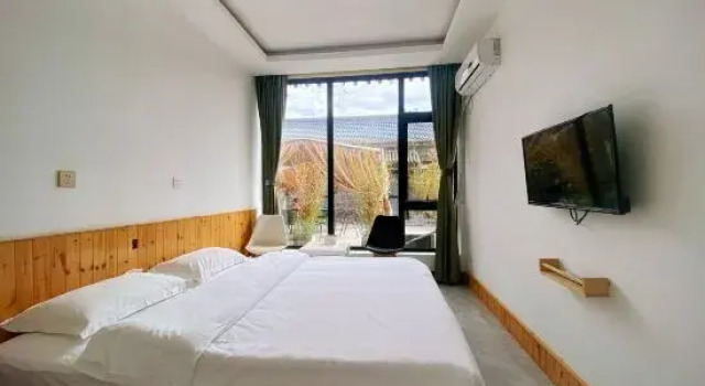 Beijing Huaqiangu Inn (Badaling Great Wall Wildlife Park), Book Hotel Hoteller i Beijing Province med parkering, Parkering