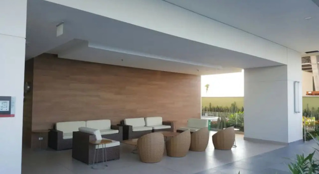 Luxurious Oceanfront Apartment