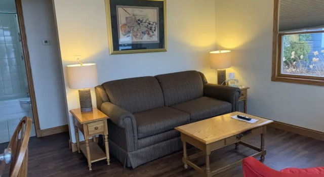 Snug Harbor Inn, Забронировать Отель Стерджен-Бей Door County