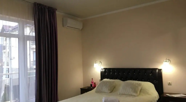 Manoliya Guest House