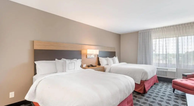 Четырёхместная студия TownePlace Suites by Marriott Greensboro Coliseum Area