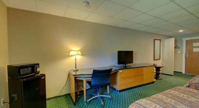 Четырёхместный номер Standard Village Inn Annapolis MD