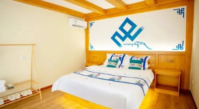 Семейный люкс Gao Shan Bu Luo Inn