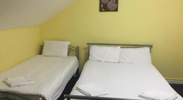 Трёхместный номер Standard London Olympus Hotel Nirvana