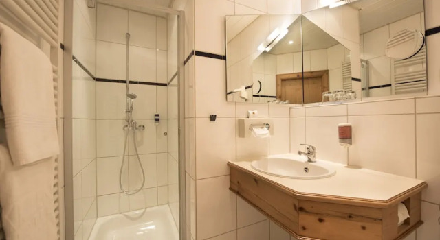 Четырёхместный номер Comfort c 1 комнатой AKZENT Hotel Krone