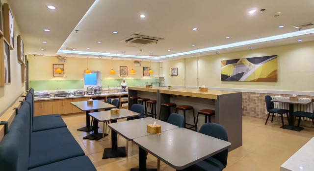Home Inn Shenyang Zhangshi Development Zone Metro Station, Boek Hotel Hotels in Shenyang met parkeren, Parkeren