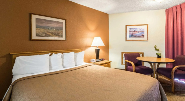 Quality Inn Omaha, Rezerwuj Hotel Hotele w Omaha z basenem, Basen