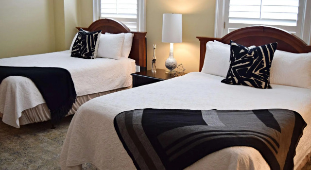 Четырёхместный номер Standard JH Adams Inn, Trademark Collection by Wyndham