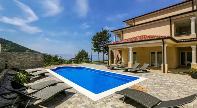 Apartment Mira, Réserver Appartement Hôtels à Kvarner avec piscine, Piscine