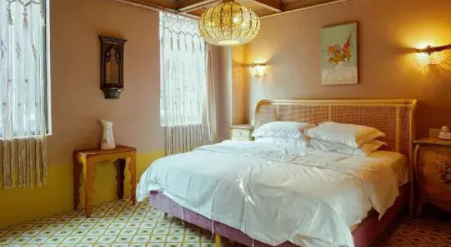 Семейный люкс с 2 комнатами Desert Island Rose Antique Homestay (Leshan Shihao Plaza High-speed Railway Station)