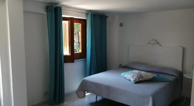 Appartamento con giardino con accesso a mare
