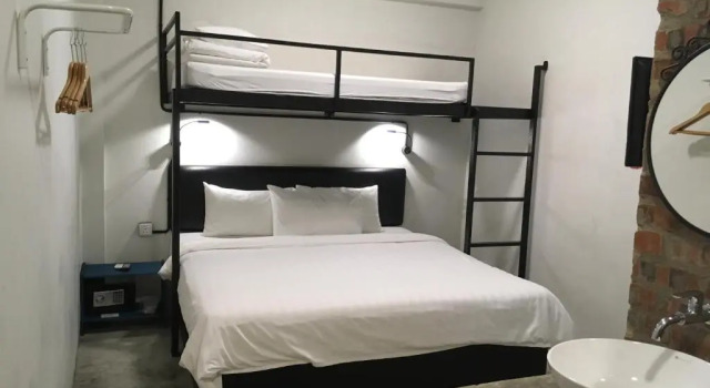 Трёхместный номер Superior Suite 18 Boutique Hotel
