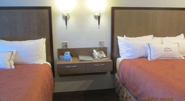 Четырёхместный номер Deluxe Best Western Snowcap Lodge
