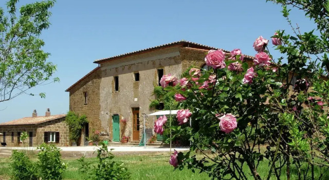 Коттедж Romantic Farmhouse with Pool
