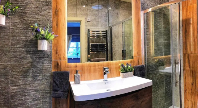 Коттедж Daweswood - Luxury cottage, lake access & hot tub