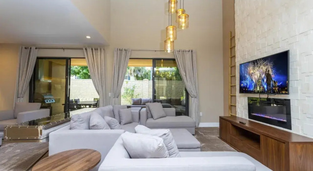 Splendid 3 Bd Close to Disney @ Magic Village 7527