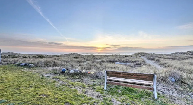 Коттедж с 2 комнатами с балконом Sanderling Sea Cottages, Unit 9 With Ocean Views!