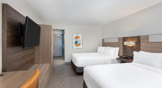 Четырёхместный люкс Holiday Inn Express Atlanta Airport - North by IHG