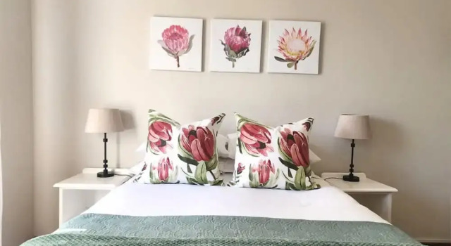 Семейные апартаменты с балконом и с видом на сад Muir Holiday Apartments