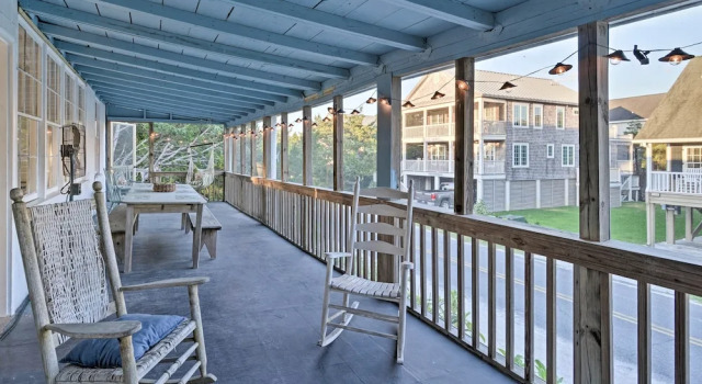 Pawleys Island House, - Steps to Beach & Creek!