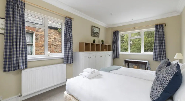 JOIVY Charming 3 bed house with a rooftop terrace