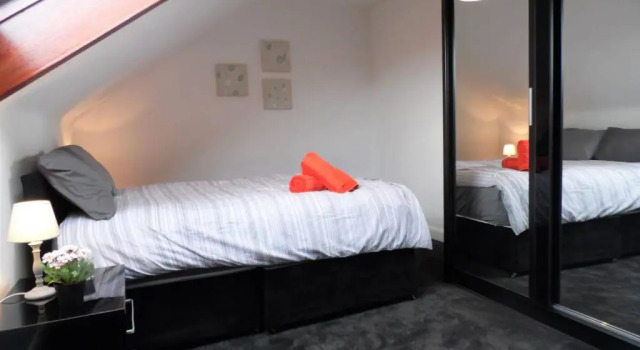 Апартаменты 4 Bed Apartment, Paisley - Near GLA Airport