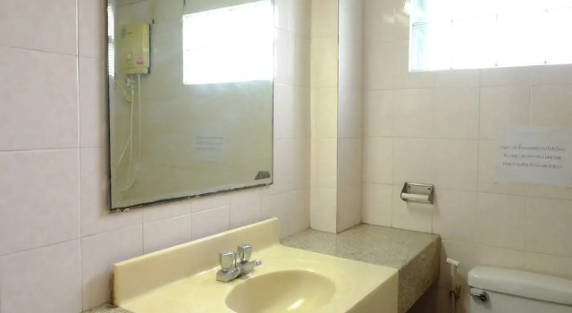 Четырёхместный номер Standard Jor Koo City Hotel