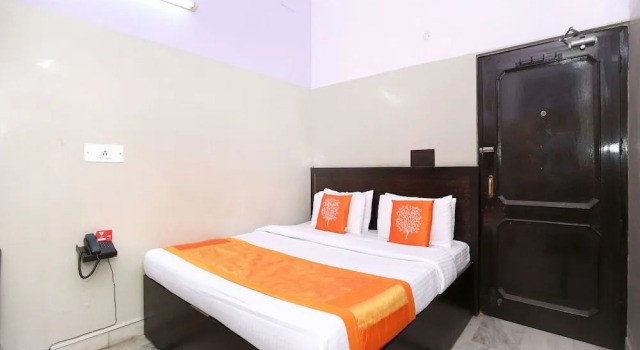 OYO 11417 Hotel Lotus