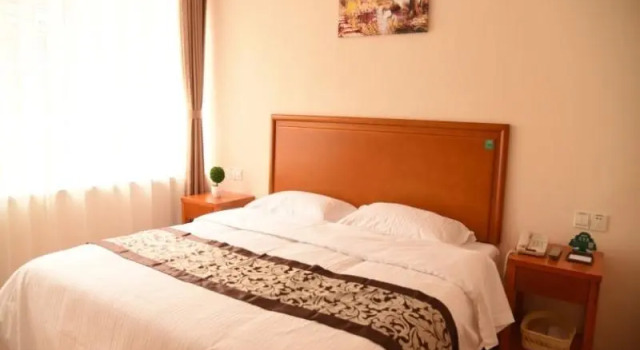 Люкс GreenTree Inn Baishan Linjiang Yalu River Express Hotel