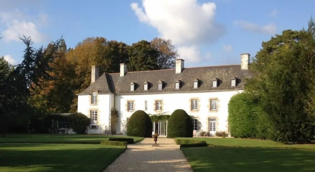 Les Roulottes de la Baronnie, Prenota Campeggio Hotel economici a Bretagna