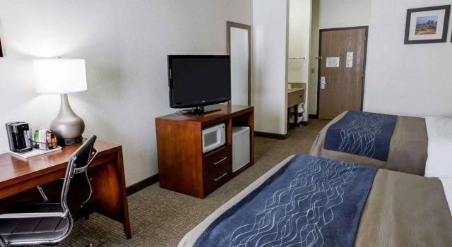 Четырёхместный номер Standard Comfort Inn Kearney - Liberty