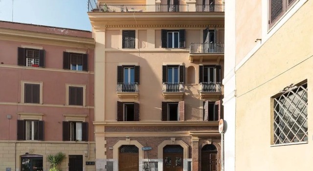 Monti Artistic Flat