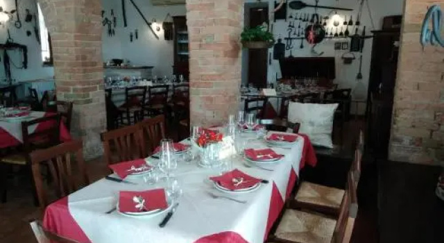 Antica Fattoria del Colle, Book Hotel Deruta Umbrien