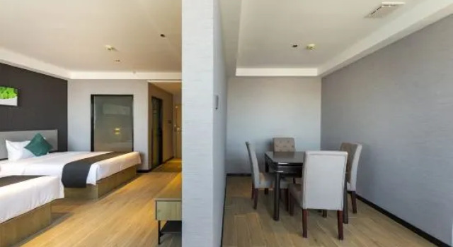 Люкс Deluxe Shankee Tea Style Hotel (Xinyang Gushi Liaocheng Avenue)
