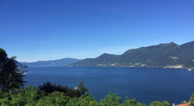 Апартаменты Moderne Ferienwohnung mit Traumseeblick Lago Maggiore