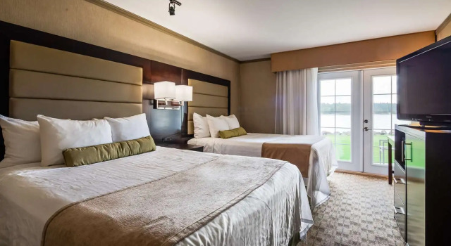 Четырёхместный номер Standard с видом на внутренний двор Best Western Plus Silverdale Beach Hotel