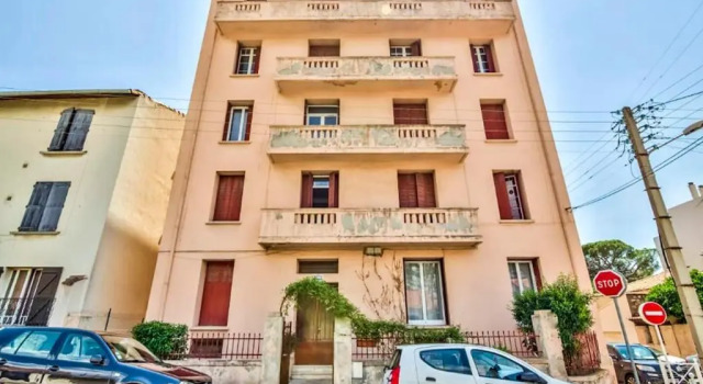 #1 Toulon CENTRE AU CALME, LUMINEUX, STATIONNEMENT FACILE