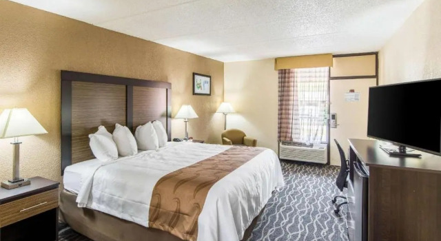 Номер Standard Quality Inn Forest City