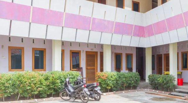 RedDoorz near Pasar Pagi Cirebon 2