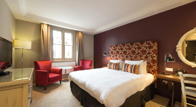 Двухместный номер Superior The Crown Manor House Hotel